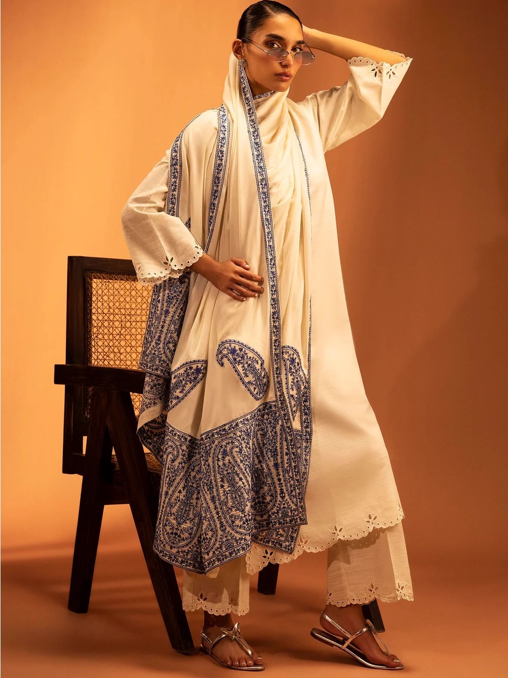 New! SANA SAFINAZ Embroidered Linen Shawl